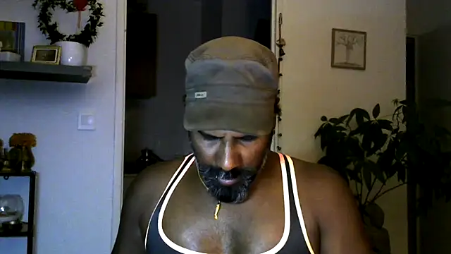 frenchblackc31 online show from June 9, 7:37 pm