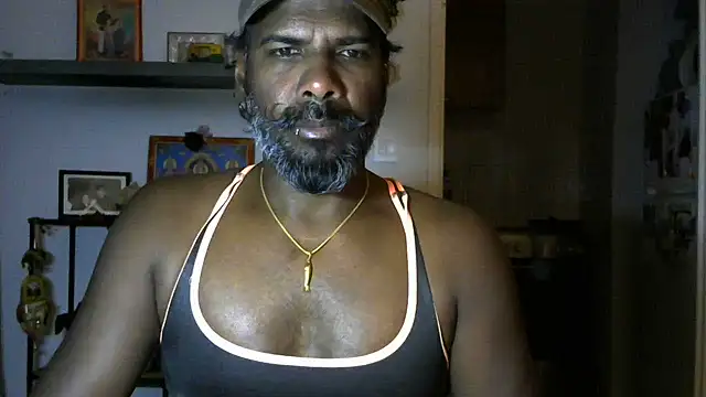 frenchblackc31 online show from June 7, 10:39 pm