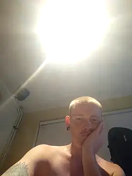 piercingpik online show from June 28, 11:44 pm