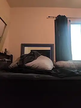 Cnutt310 online show from June 18, 1:29 am