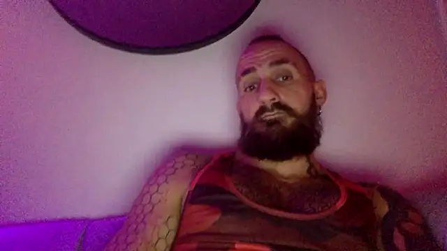 Bearlyfuckinglogan online show from July 12, 3:08 am