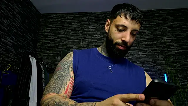 MasculineGuy99 online show from May 15, 8:39 pm