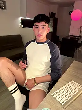 aronnhidden online show from July 7, 4:23 am