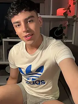 aronnhidden online show from July 13, 4:47 am