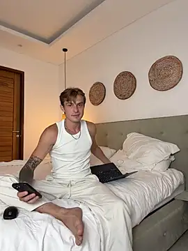 DanteRay online show from May 28, 8:40 pm