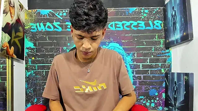 Timmy Kiing  online show from August 6, 9:21 pm