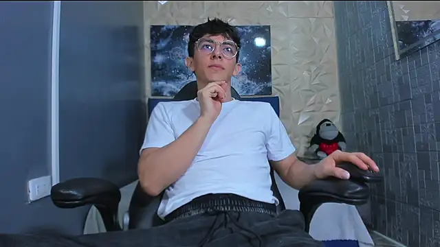 ElanGiraldo online show from June 16, 11:18 pm