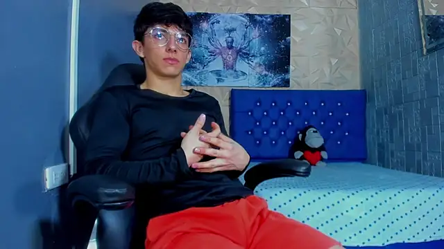 ElanGiraldo online show from July 14, 11:33 pm