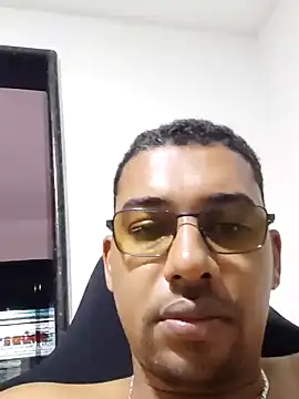 Reis001122 online show from July 12, 3:30 am