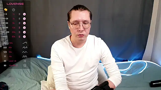 NakedIsaac online show from July 10, 5:37 pm