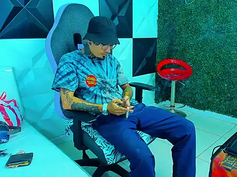 Boy tatto77 online show from July 23, 1:53 am