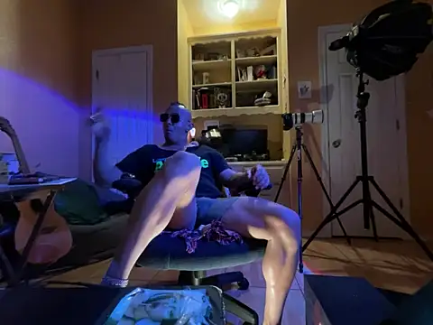 daddydonkey84 online show from June 17, 4:36 am