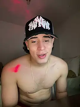 Maximuz1920 online show from July 24, 3:26 am