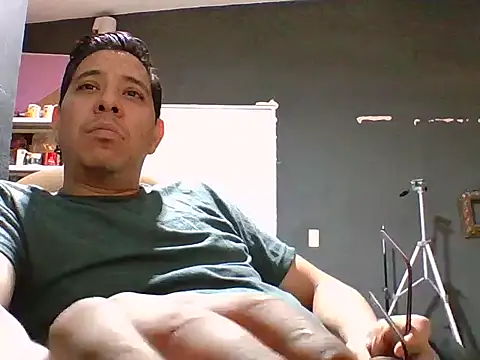 Yankoloco92 online show from July 1, 8:15 am