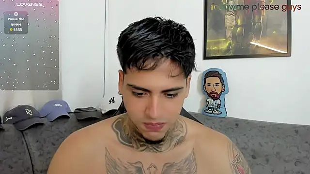 sweetlatinoboy online show from June 21, 12:44 pm