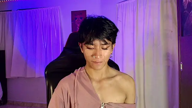 cococumps online show from June 20, 1:32 am