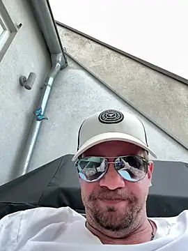 stefhart online show from April 16, 4:40 pm