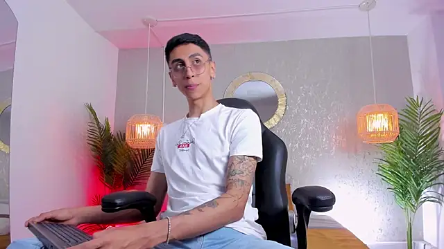 Gio carangi online show from July 3, 3:45 am