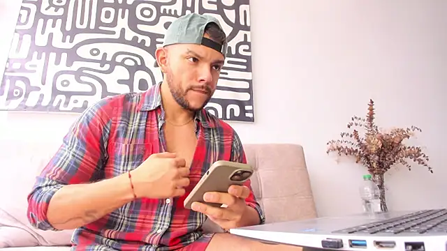 Simon Brown online show from August 8, 1:29 pm