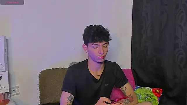  IanLark online show from July 14, 12:01 am