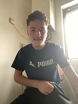 denysio89 online show from July 3, 6:19 am