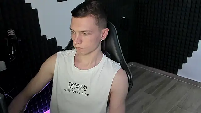 More than friend online show from June 4, 2:34 pm
