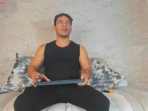 OliverWyse online show from June 19, 11:53 pm