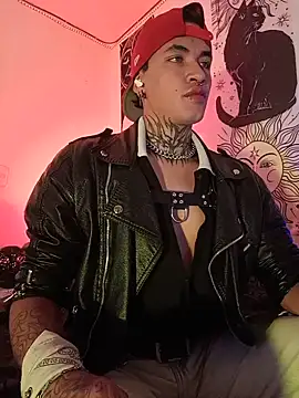 AlecBanne  online show from July 6, 9:05 pm