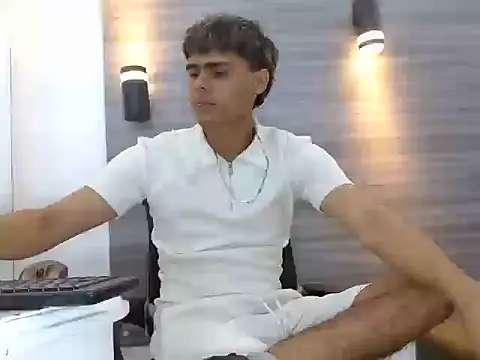 LeleHott01 online show from June 23, 2:49 am
