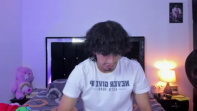 Shy Mateo online show from June 18, 11:54 pm