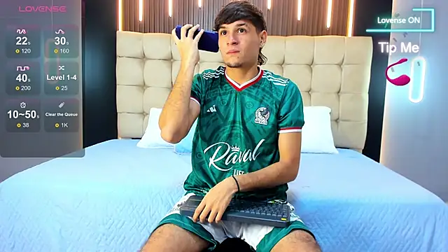 Zack23   online show from June 17, 3:08 am
