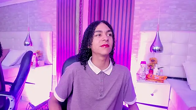 KyleeSmiith online show from July 5, 4:19 am
