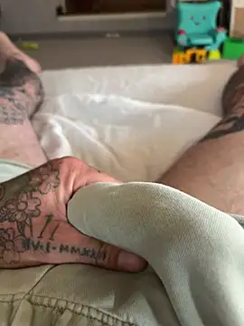 tatsnthick11 online show from June 29, 12:49 pm