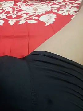 hottraibao93 online show from June 28, 1:06 pm