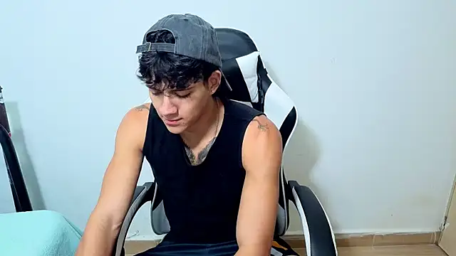 Noah  Dick online show from August 5, 1:10 am