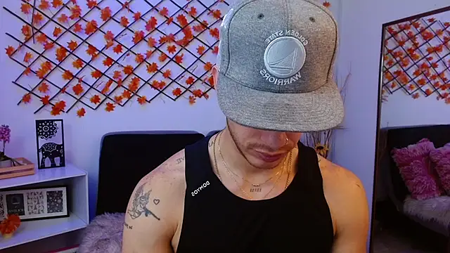 Juan023  online show from July 7, 4:12 am