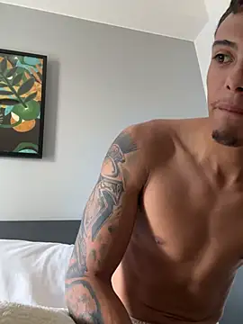  adriielzx online show from July 4, 4:10 pm