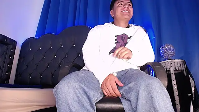 NoahBrowns  online show from July 27, 1:07 pm
