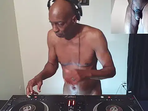 longdick4you8686 online show from July 11, 12:56 am
