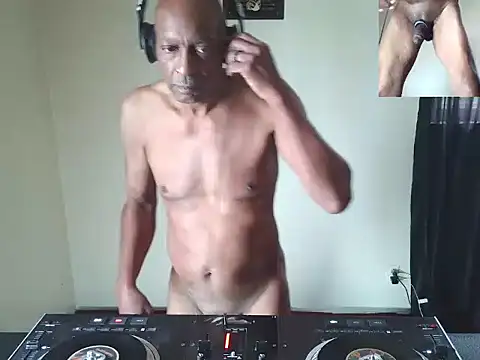 longdick4you8686 online show from June 11, 2:59 pm