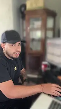 dereck fiore online show from July 29, 3:55 pm
