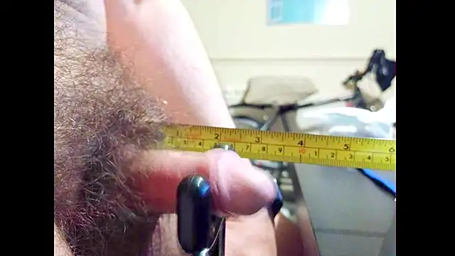 hairyuncut00 online show from July 7, 6:00 pm