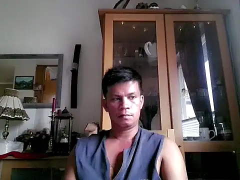 SweetasianHugoxxx online show from May 20, 4:35 pm