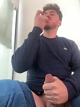 guaposexyh0t online show from June 2, 11:44 am