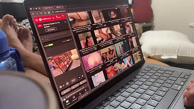 CoolBiDude online show from August 4, 3:12 am