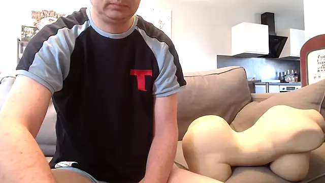 freddy0222222 online show from June 18, 5:20 am