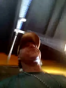 will1980 online show from June 25, 3:28 pm
