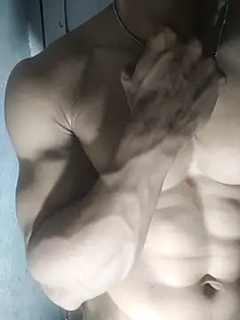 rounakhunk online show from July 10, 8:32 pm