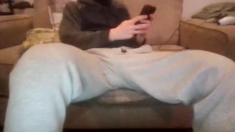 Snapshot of 029719 chatting on October 23, 10:46 pm Cute boi online show from October 23, 10:46 pm