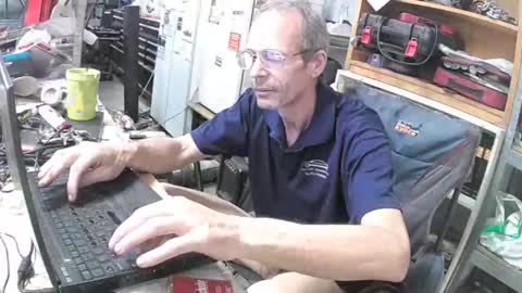 04oldskool online show from December 23, 10:01 pm